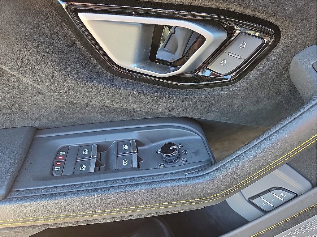 Used 2024 Lamborghini Urus Performante image 23