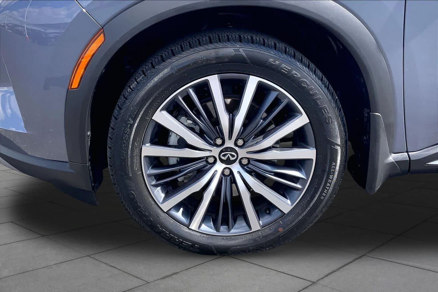Used 2023 INFINITI QX60 Autograph AWD/4WD image 11