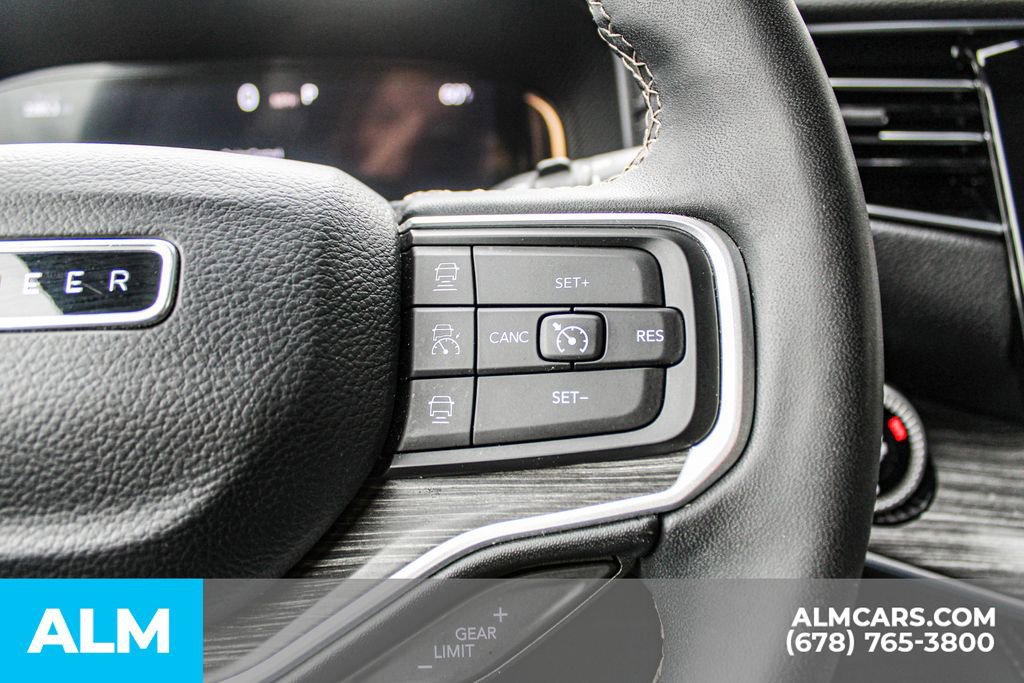 Used 2024 Jeep Wagoneer Series II w/ Flexible Seating Group image 29