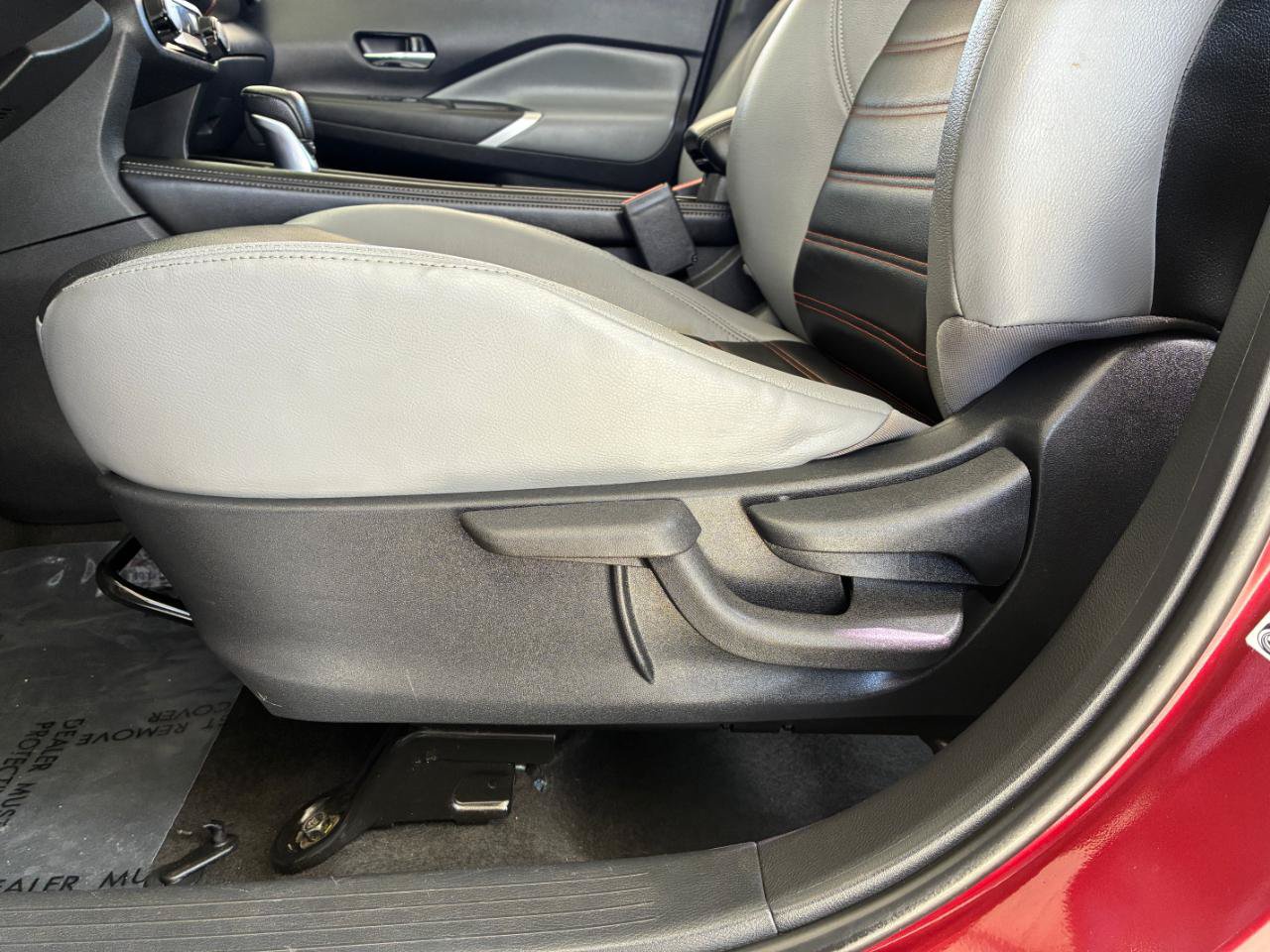 Used 2021 Nissan Kicks SR w/ SR Premium Package FWD image 13