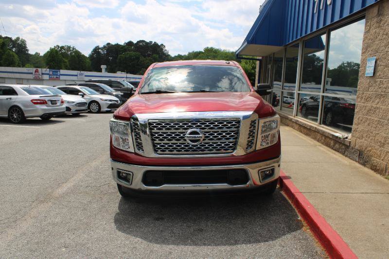 Used 2019 Nissan Titan SV w/ SV Convenience Package RWD image 2