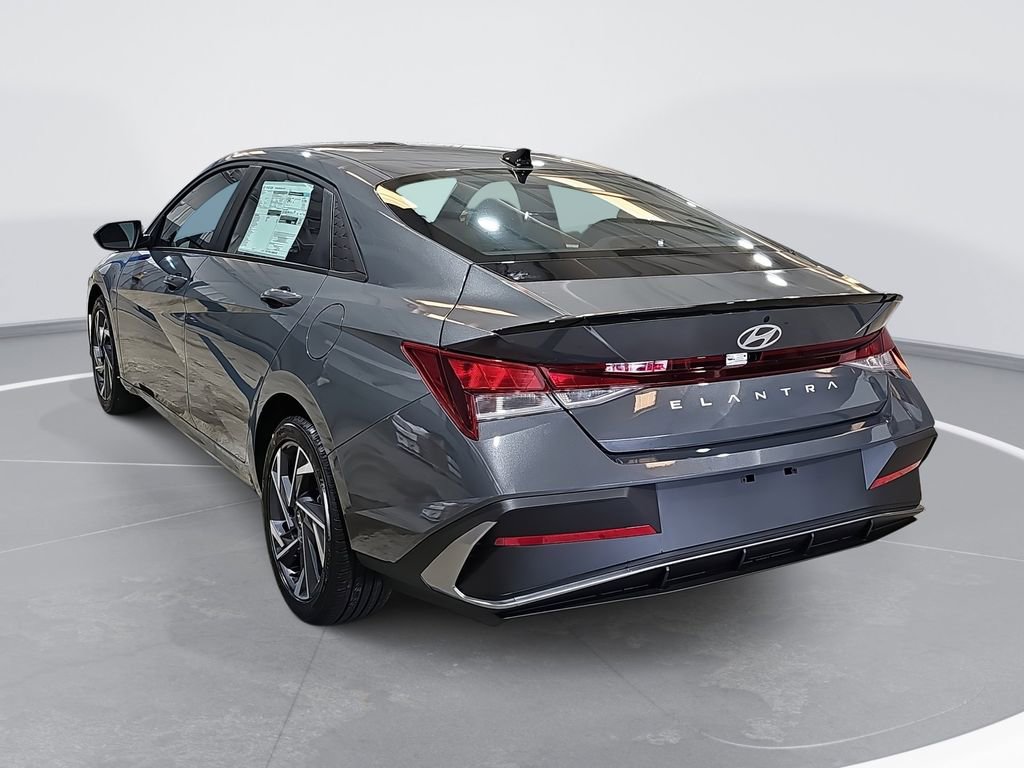 New 2025 Hyundai Elantra Sport image 7