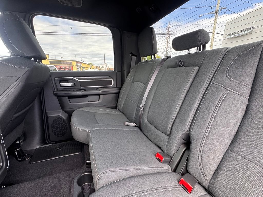 New 2026 RAM 2500 Big Horn AWD/4WD image 17