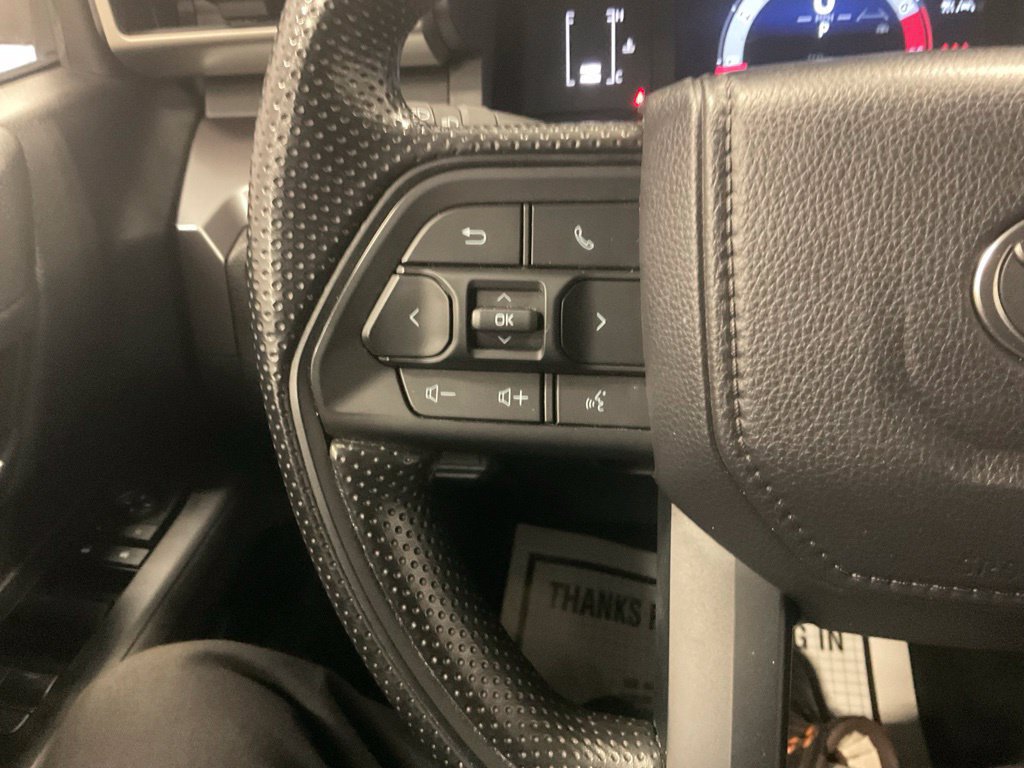 Used 2025 Toyota Tacoma SR5 AWD/4WD image 15