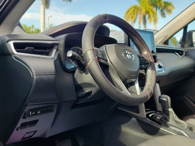 Used 2022 Toyota Corolla Cross LE w/ Moonroof Package FWD image 8
