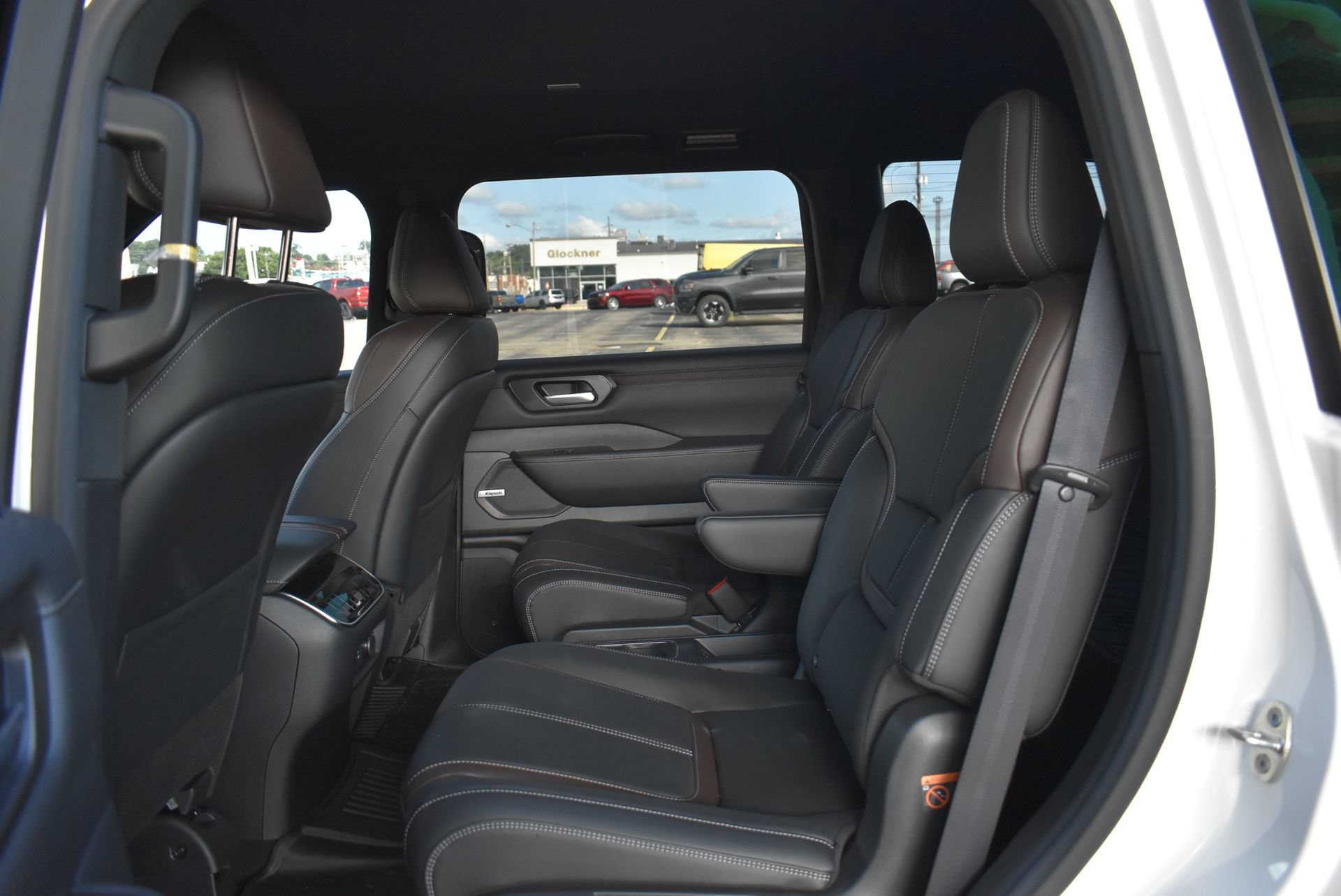 Used 2025 Nissan Armada SL w/ Captain's Chari Seat Package AWD/4WD image 17