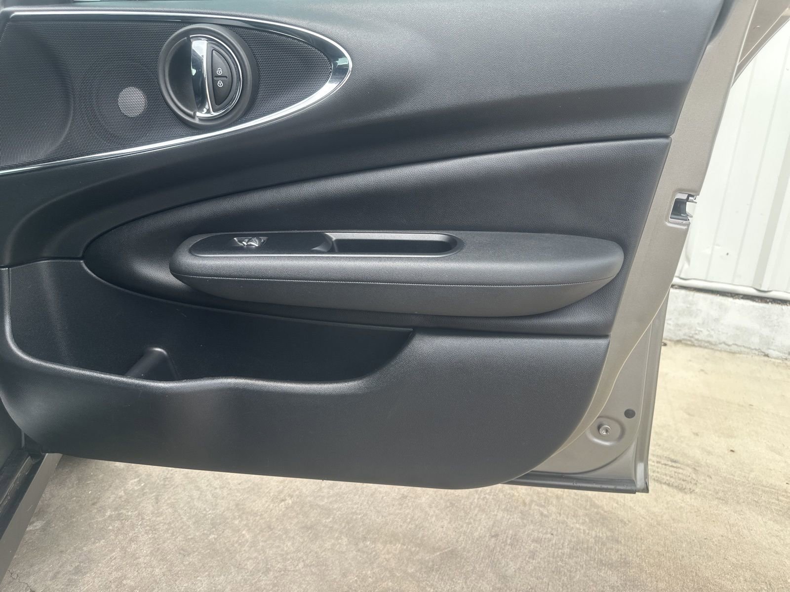 Used 2016 MINI Cooper Clubman FWD image 17