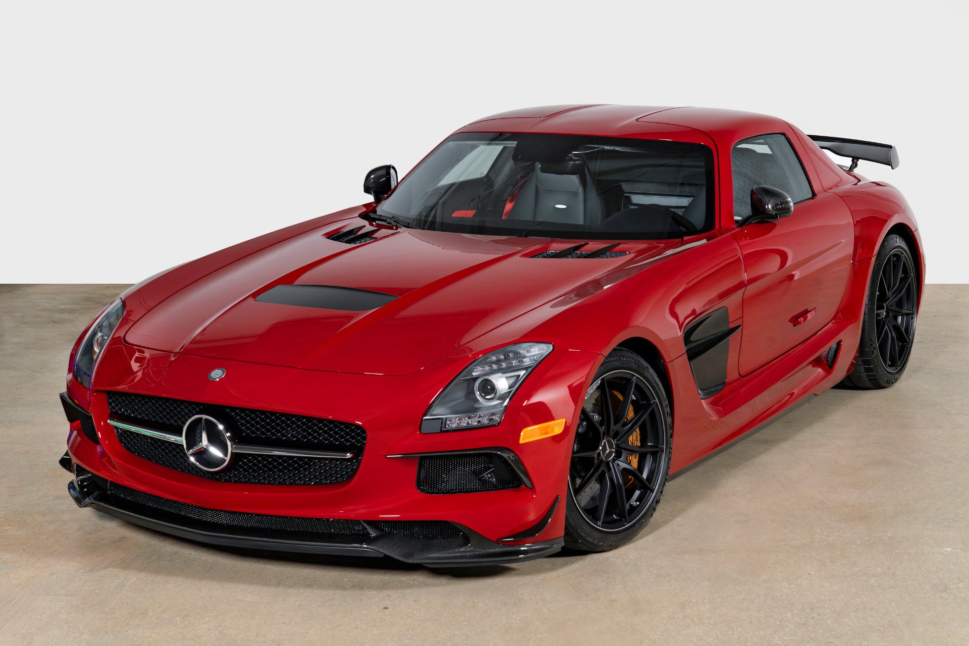 Used 2014 Mercedes-Benz SLS AMG Black Series image 2
