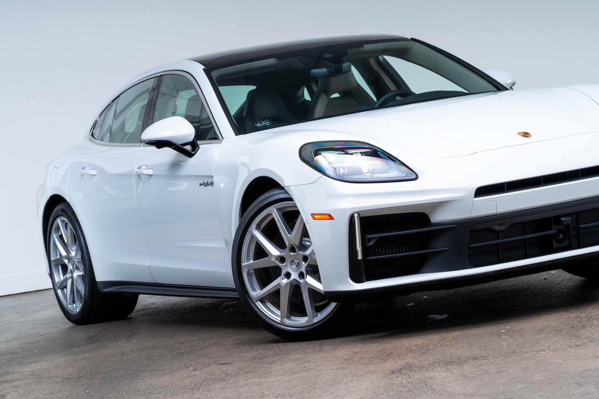Used 2026 Porsche Panamera 4 E-Hybrid AWD/4WD image 2