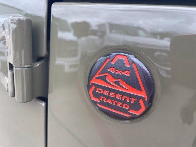 Used 2026 Jeep Gladiator Mojave AWD/4WD image 12