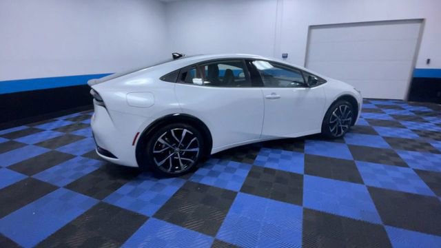 Used 2024 Toyota Prius Prime Premium image 9
