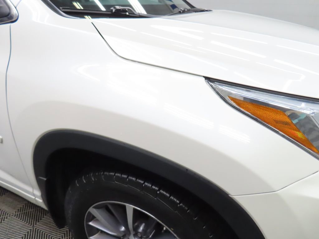 Used 2018 Toyota Highlander XLE image 29