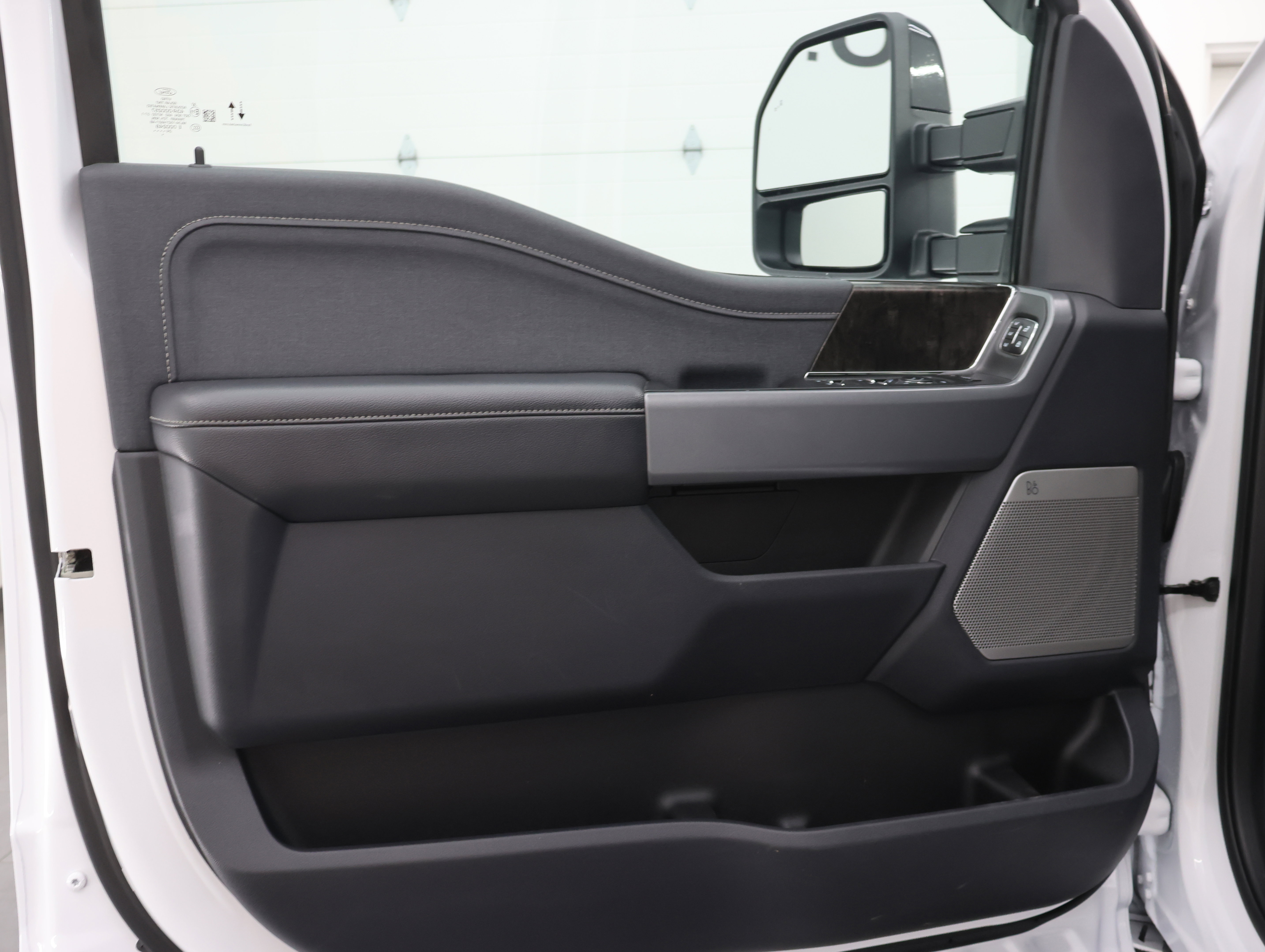 Used 2024 Ford F350 Lariat w/ Sport Appearance Package AWD/4WD image 45