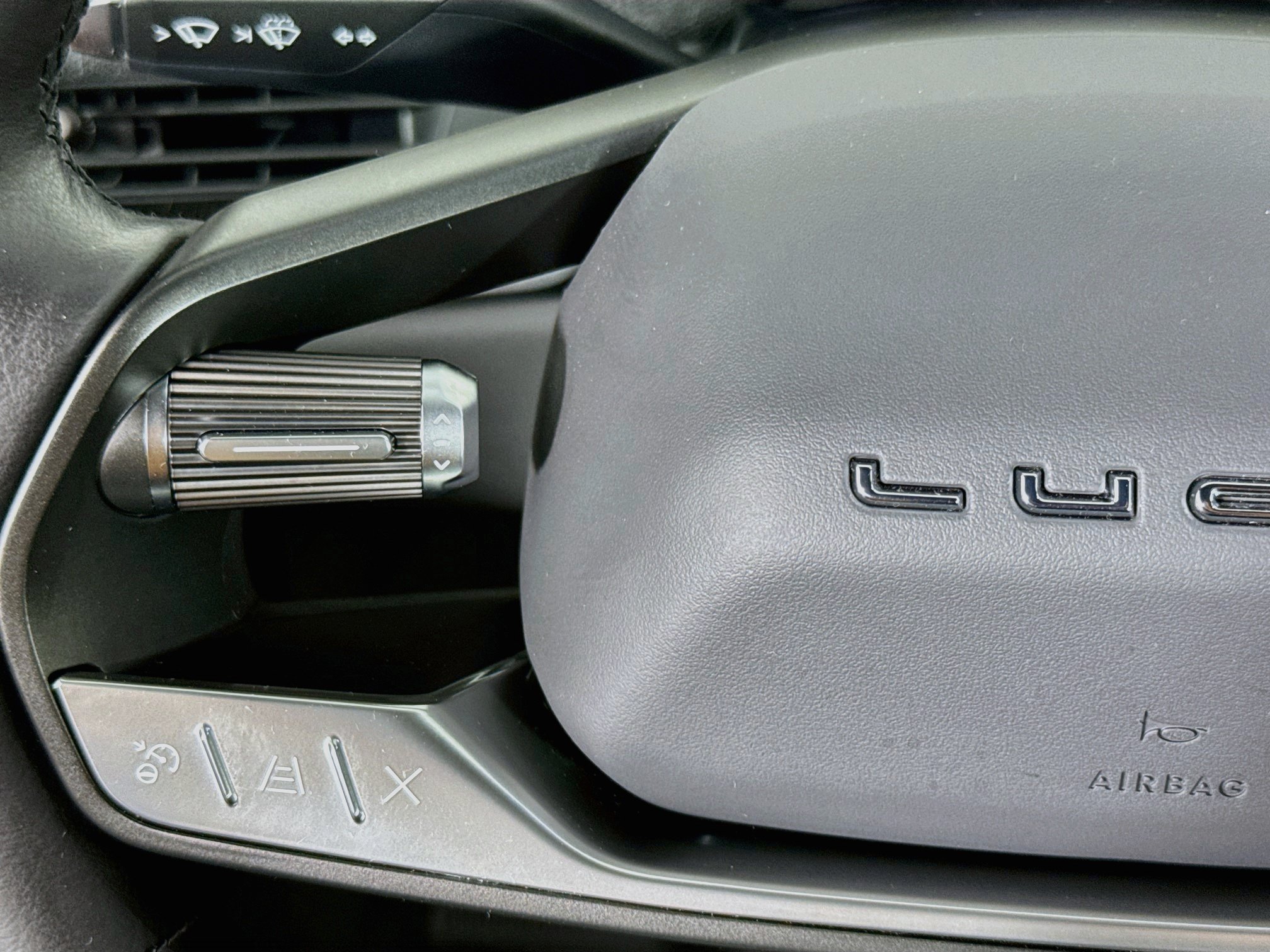 Used 2025 Lucid Air Touring AWD/4WD image 11