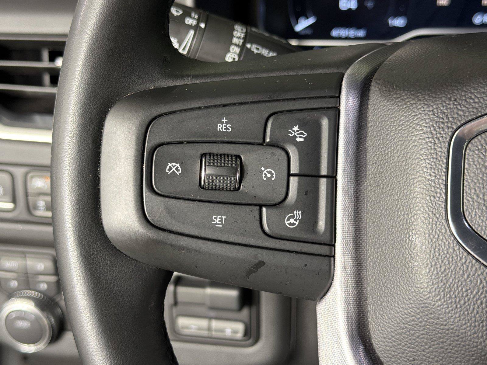 Used 2023 GMC Yukon XL SLT w/ SLT Premium Package AWD/4WD image 27