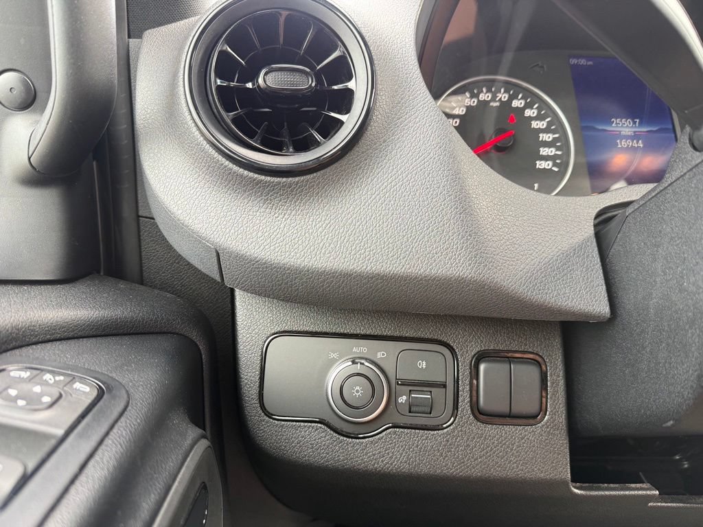 Used 2025 Mercedes-Benz Sprinter 2500 image 12