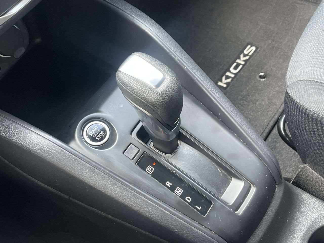 Used 2023 Nissan Kicks S FWD image 15