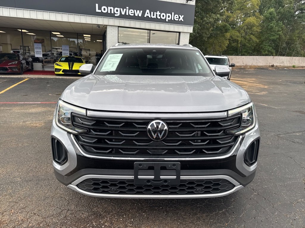 Used 2024 Volkswagen Atlas Cross Sport SE image 3