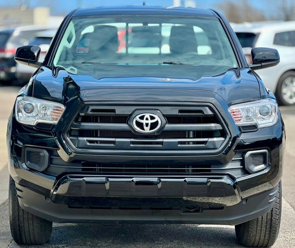 Used 2016 Toyota Tacoma SR image 6