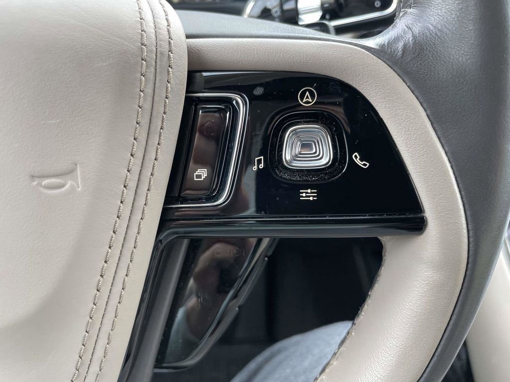 Certified 2023 Lincoln Aviator Reserve w/ Equipment Group 201A image 25