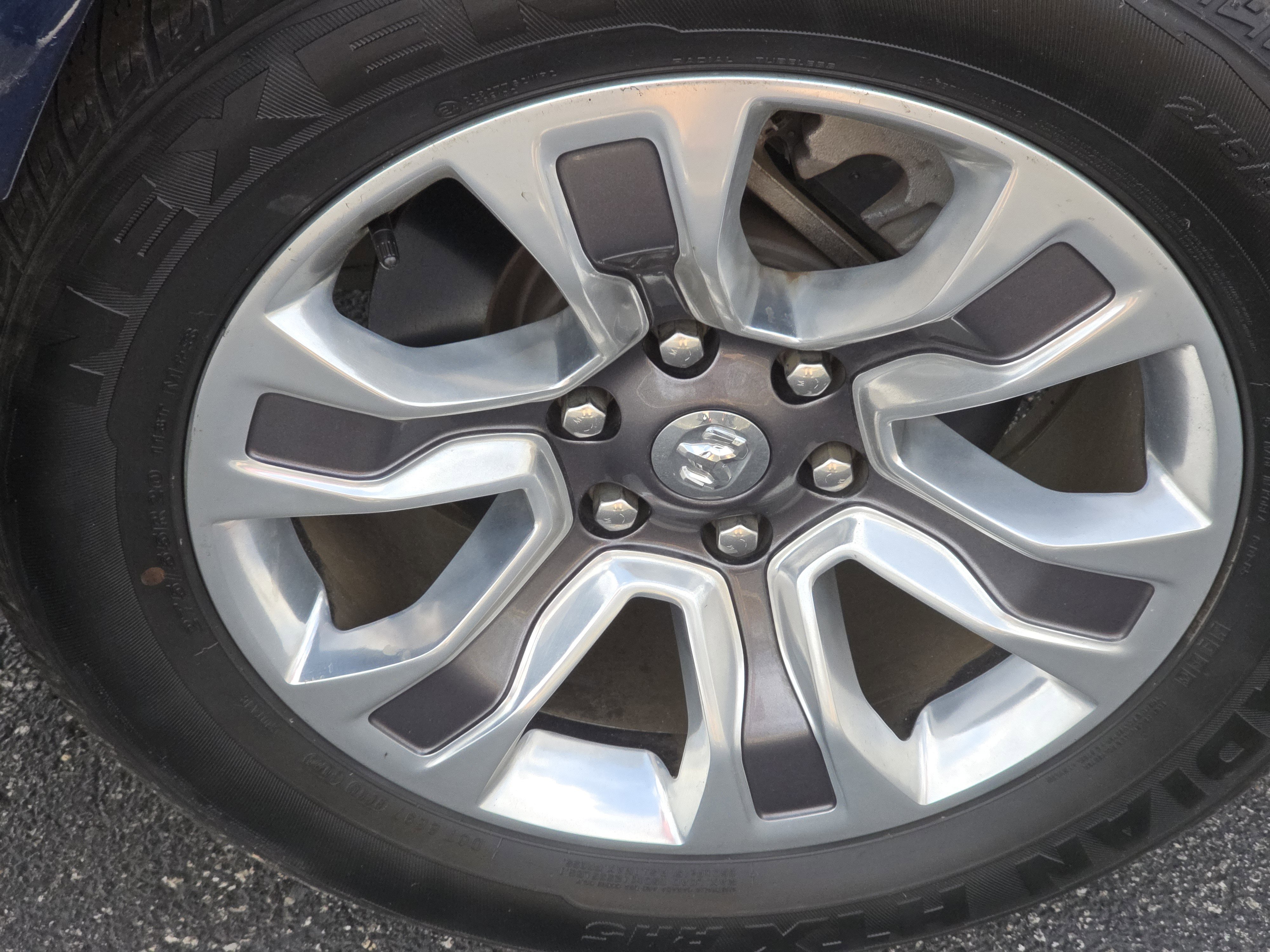 Used 2024 RAM 1500 Limited AWD/4WD image 3