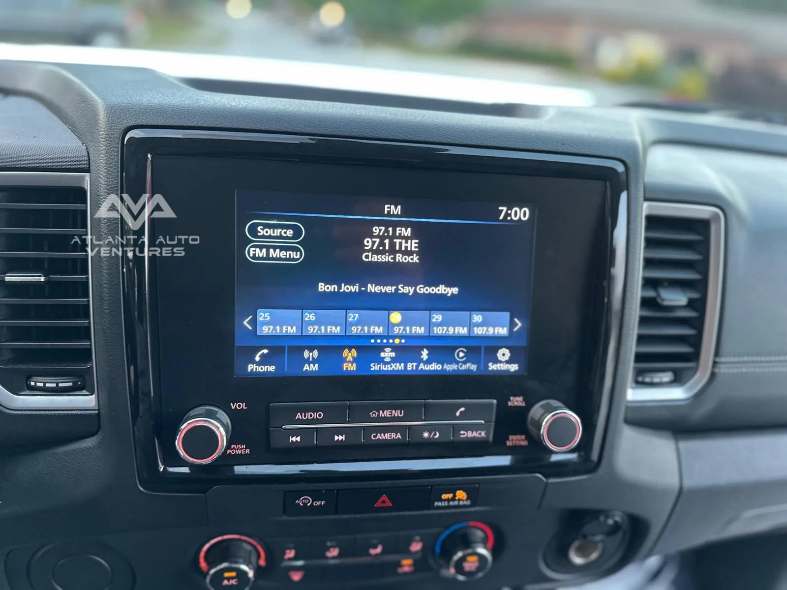 Used 2023 Nissan Frontier SV image 33