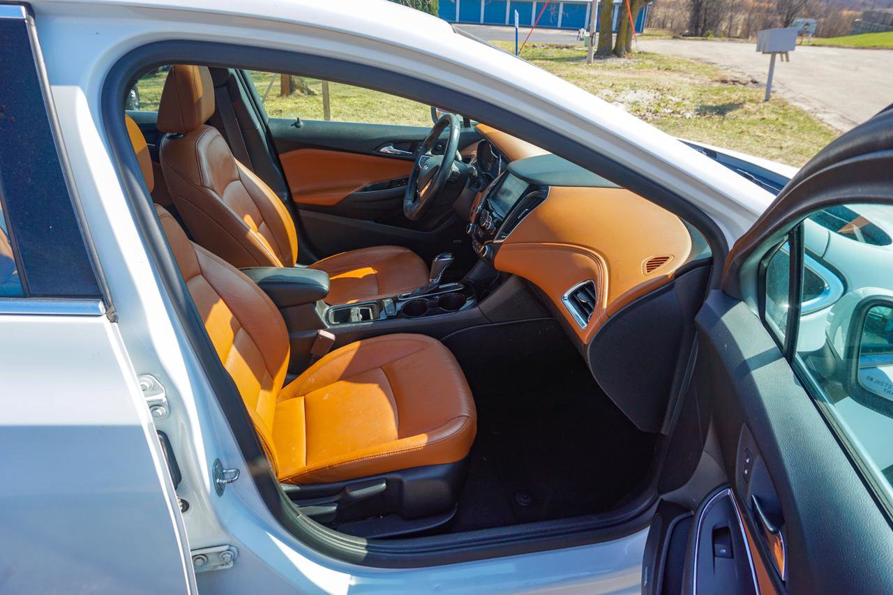 Used 2017 Chevrolet Cruze Premier FWD image 55