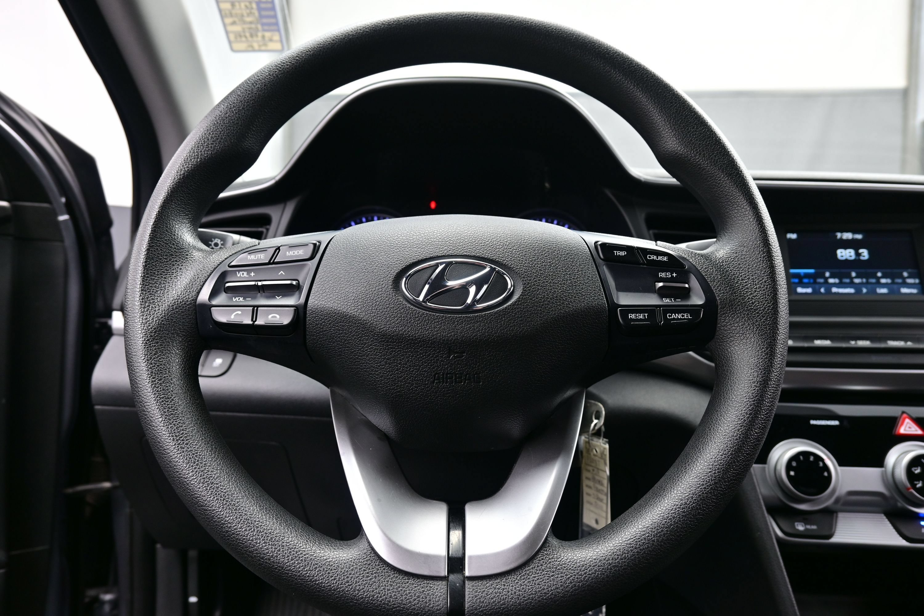 Used 2019 Hyundai Elantra SE w/ Cargo Package FWD image 20