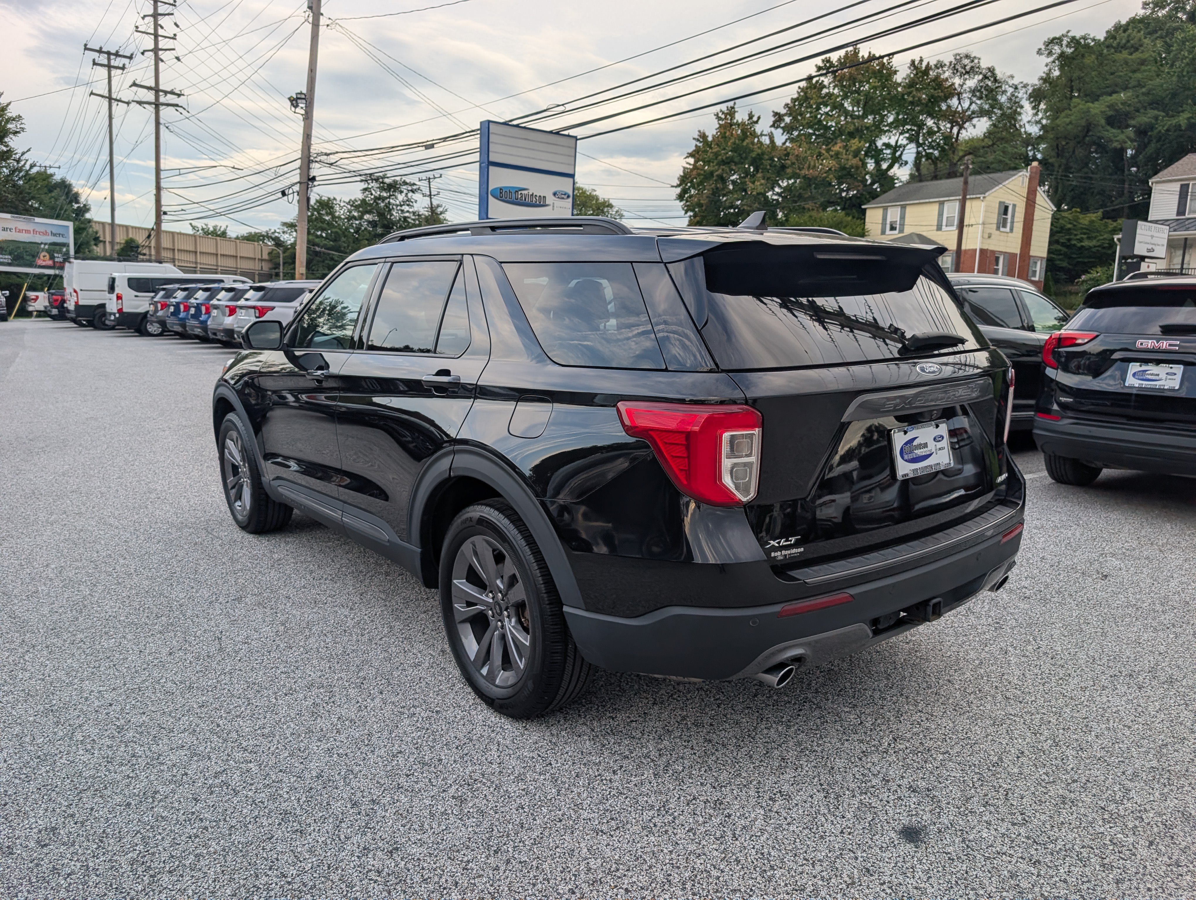 Certified 2022 Ford Explorer XLT w/ Equipment Group 202A AWD/4WD image 5