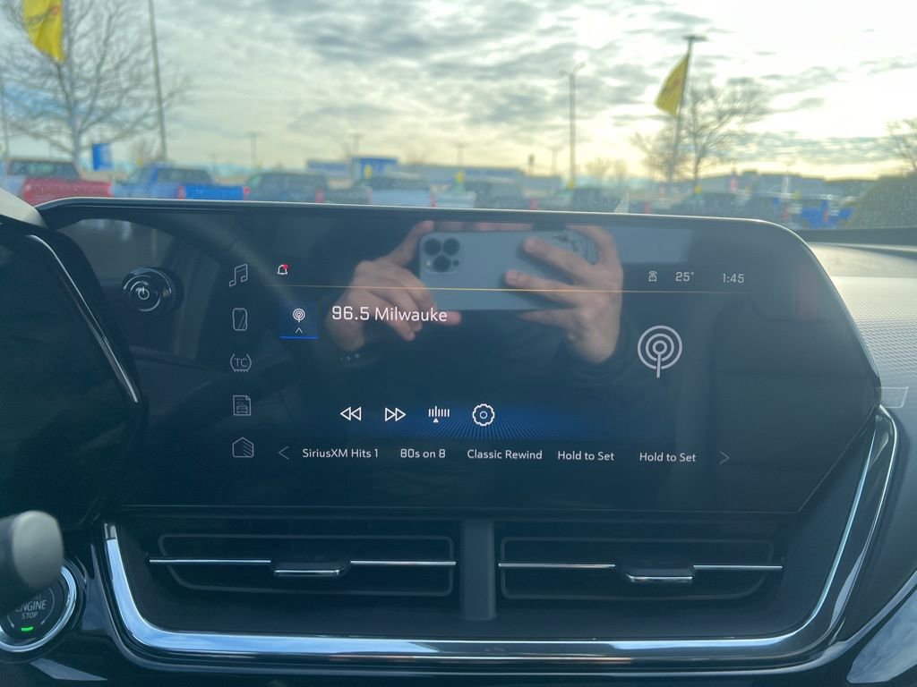 New 2026 Chevrolet Trax RS w/ Sunroof Package image 18