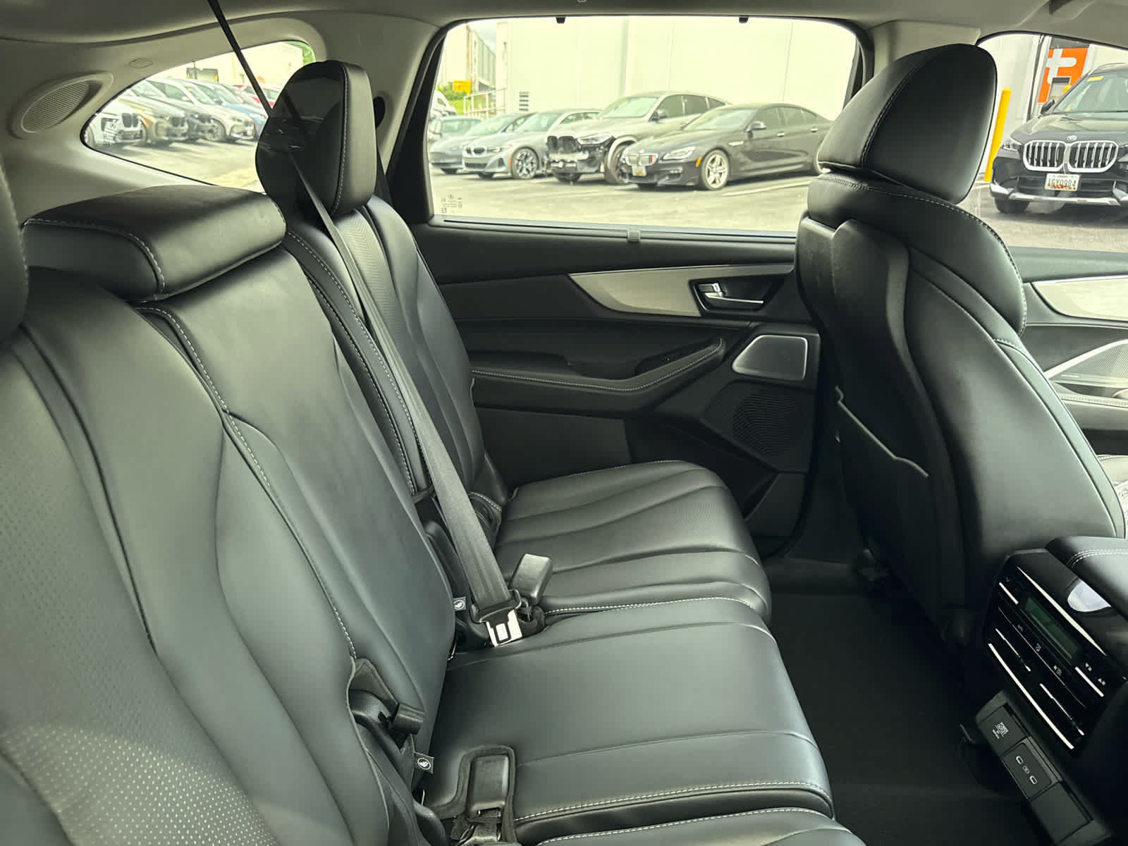 Used 2025 Acura MDX SH-AWD w/ Technology Package image 18