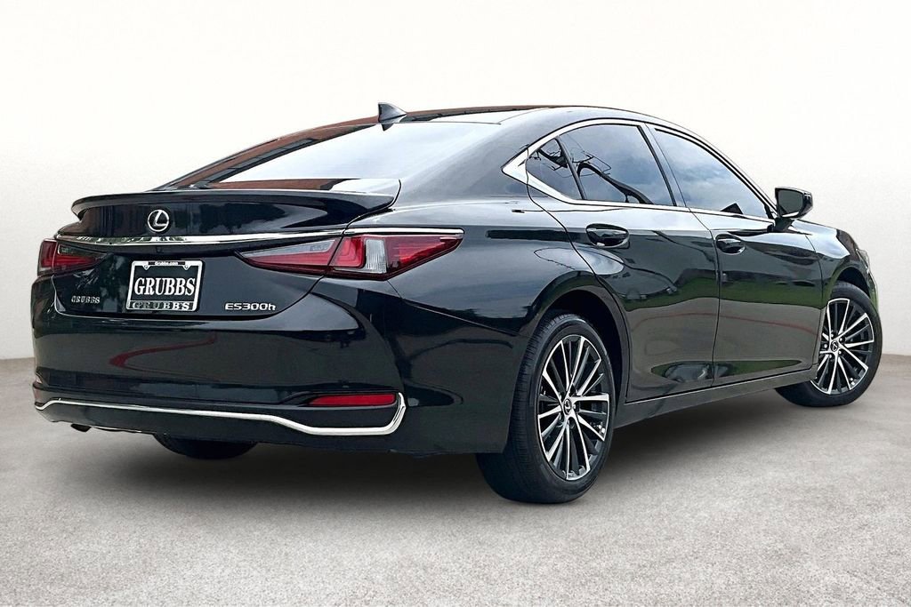 Used 2025 Lexus ES 300h w/ Premium Package FWD image 2