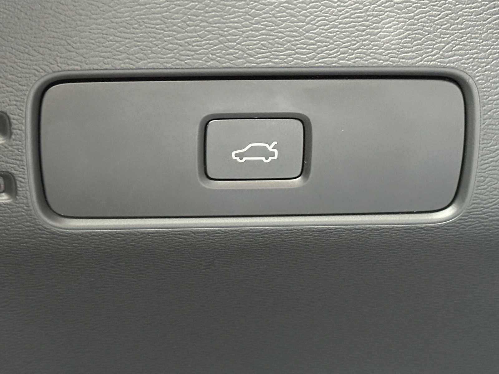 Certified 2023 Volvo C40 P8 Recharge Ultimate image 30