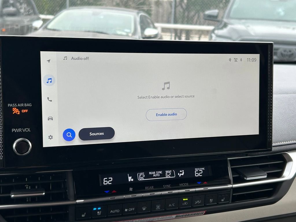 Used 2026 Toyota Sienna Limited image 41