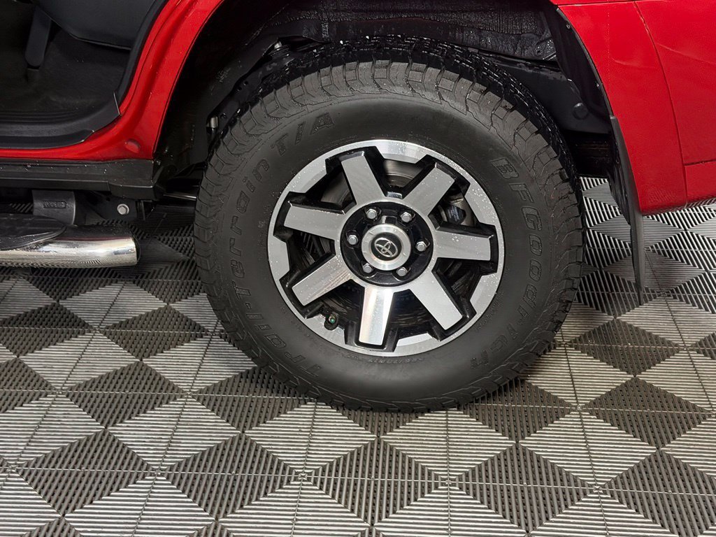 Used 2020 Toyota 4Runner TRD Off-Road AWD/4WD image 9