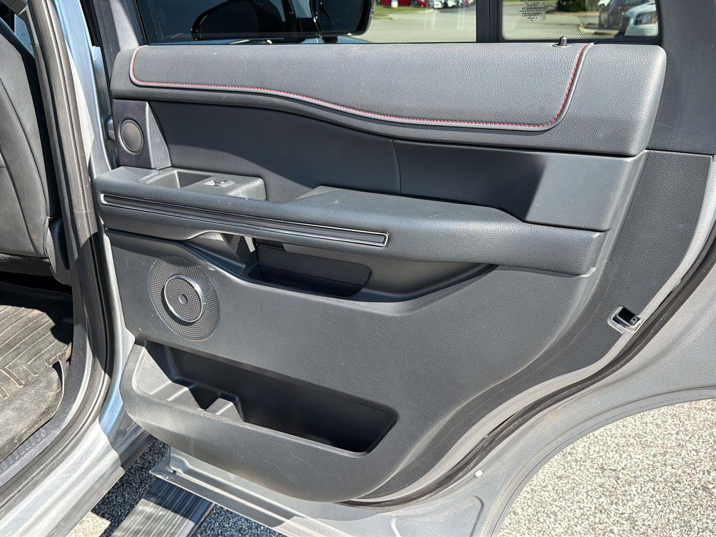 Used 2024 Ford Expedition Limited RWD image 17