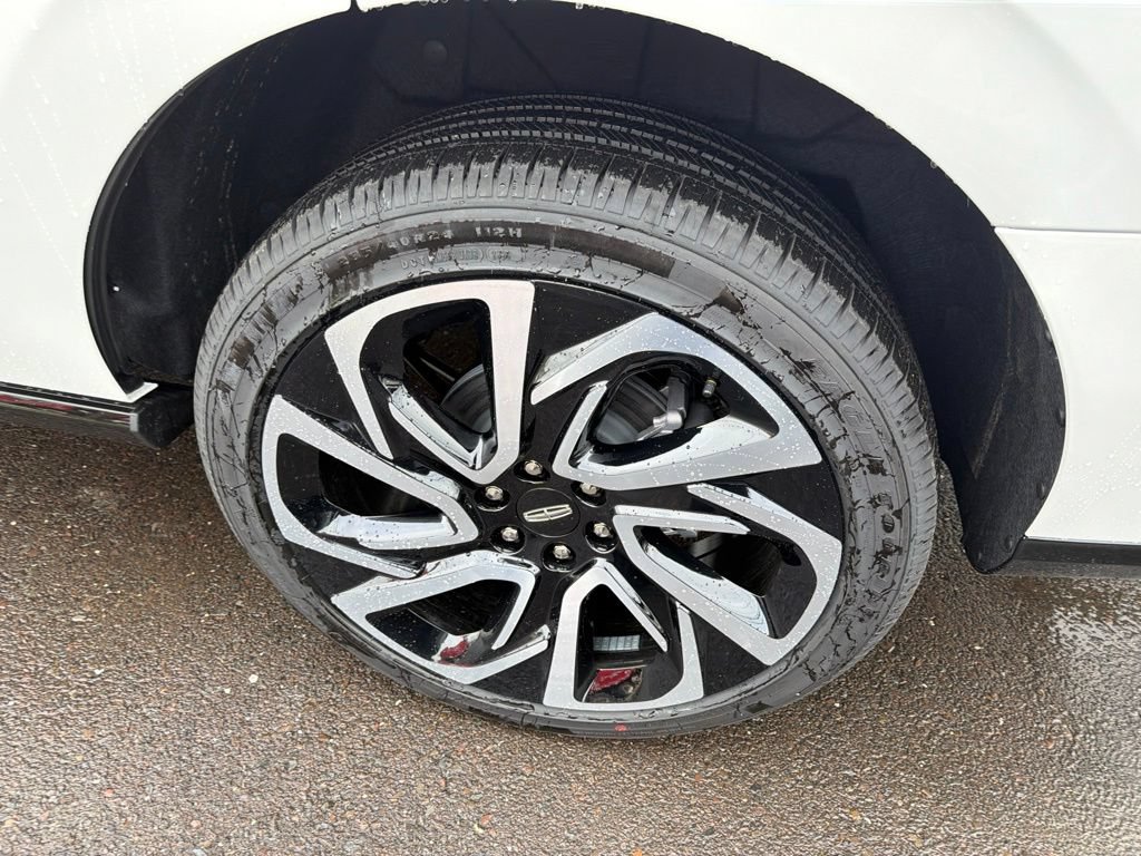 New 2027 Lincoln Navigator Black Label AWD/4WD image 15