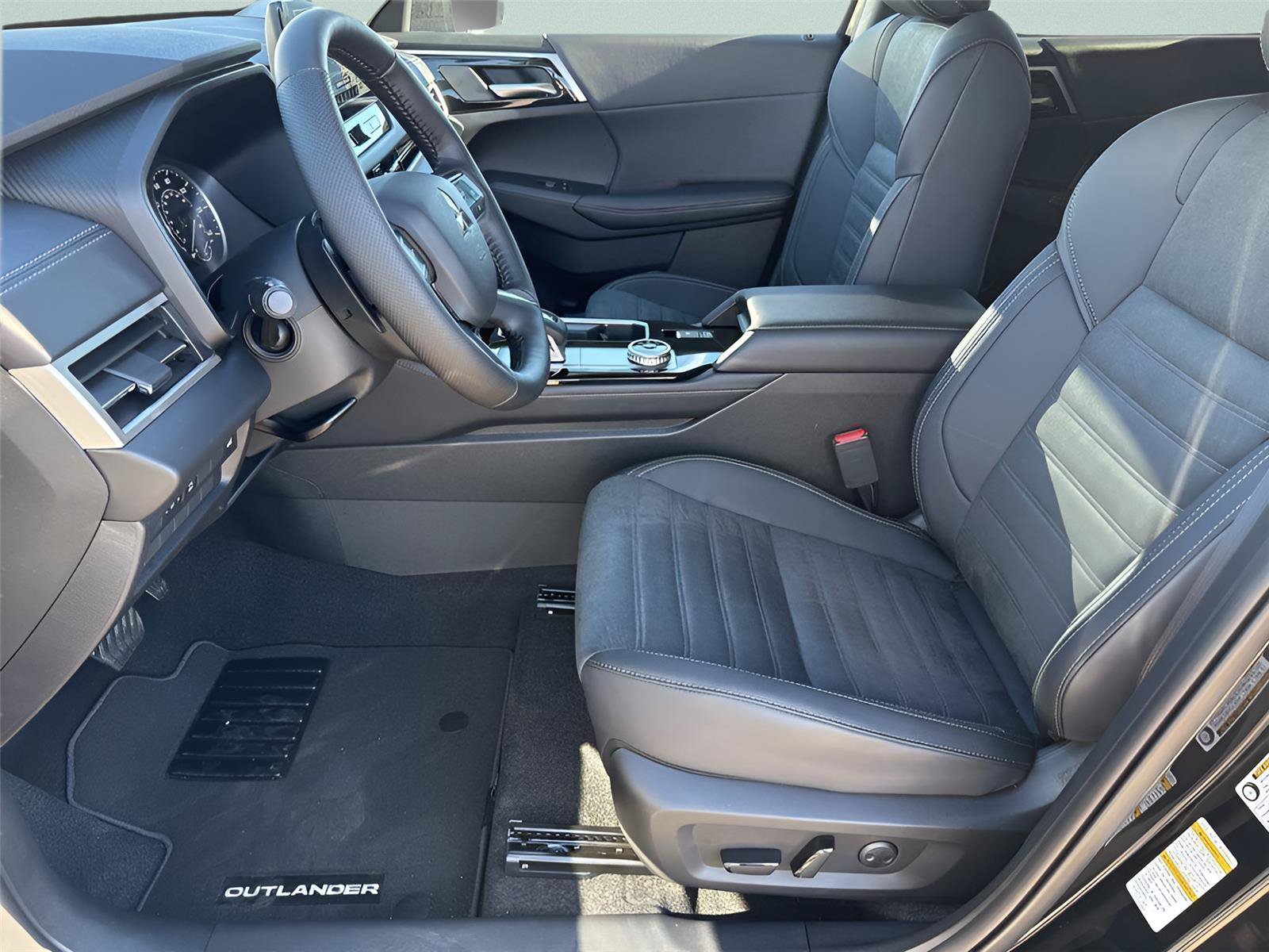 New 2026 Mitsubishi Outlander SE FWD image 24