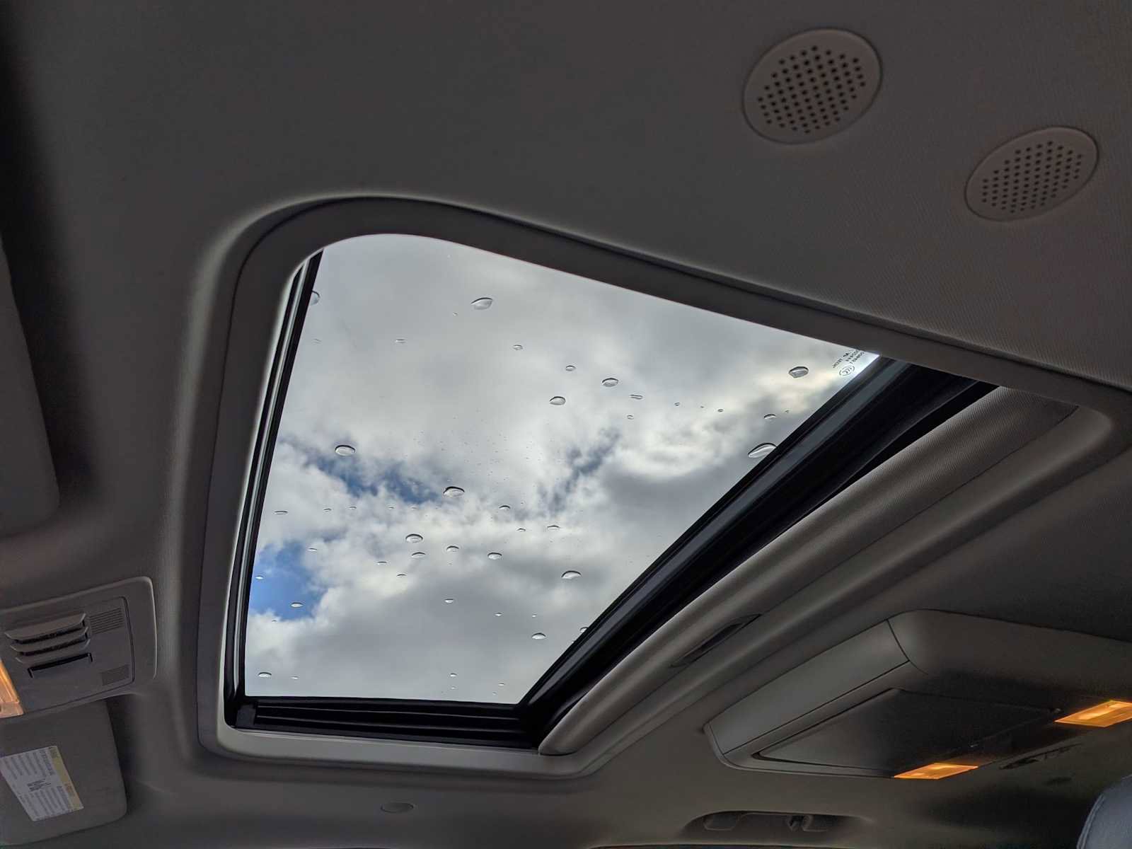 Used 2014 GMC Yukon XL Denali image 18