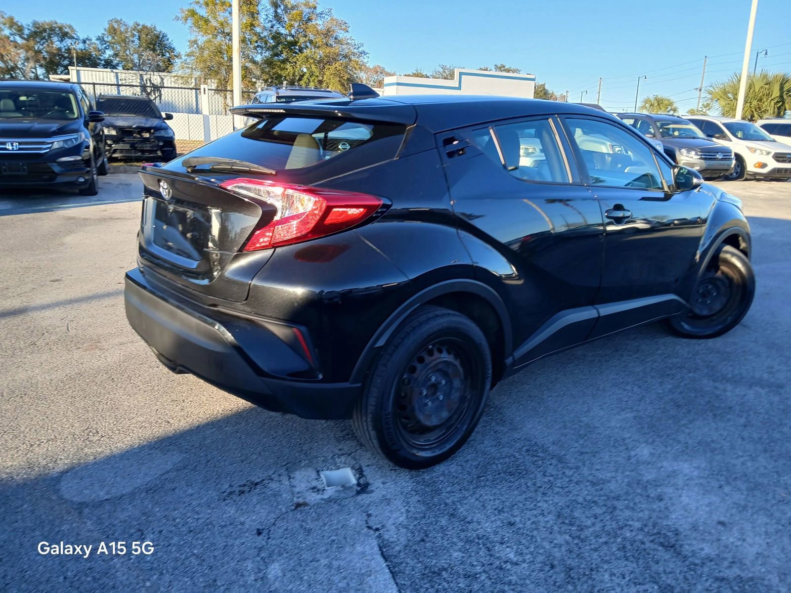 Used 2020 Toyota C-HR LE FWD image 5