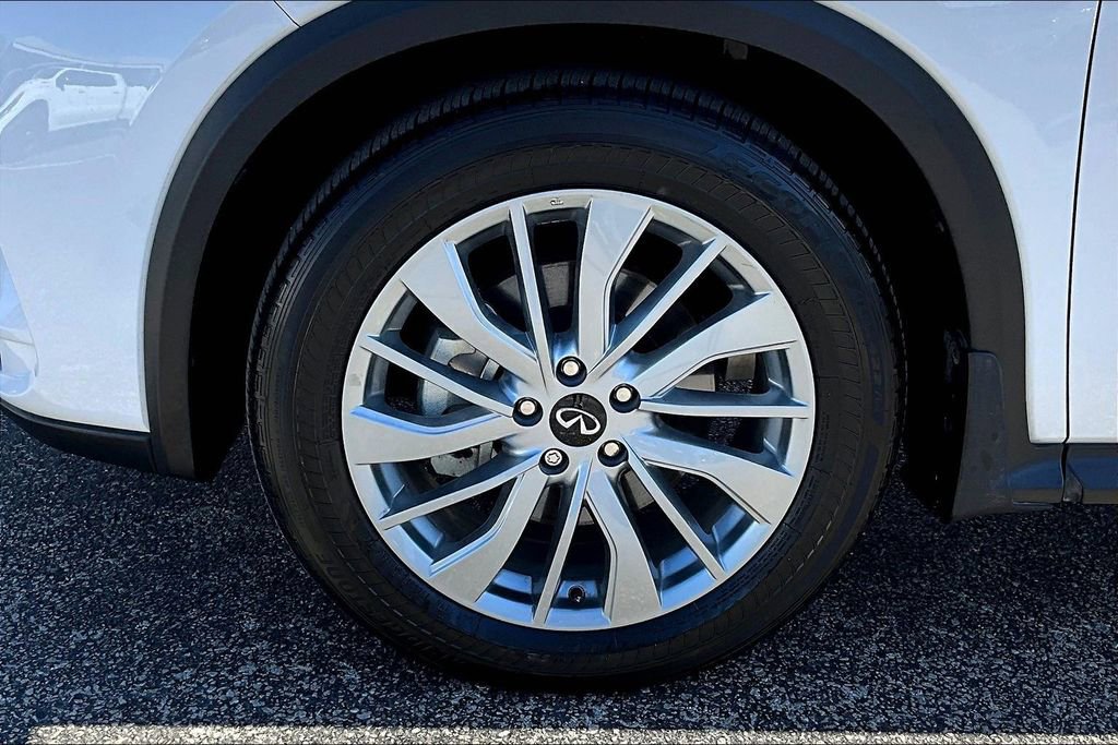Certified 2025 INFINITI QX50 Pure image 13