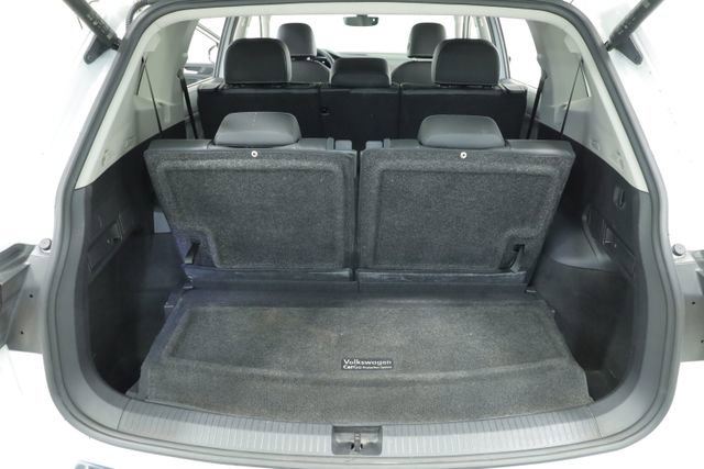 Certified 2022 Volkswagen Tiguan SE w/ Panoramic Sunroof Package image 38
