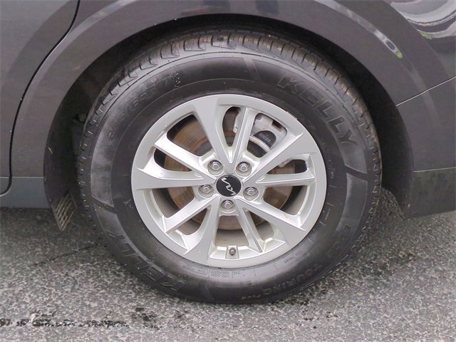 Used 2024 Kia Carnival LX image 32