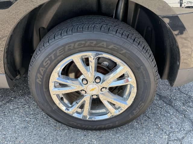 Used 2017 Chevrolet Equinox LT w/ Driver Confidence Package II image 26