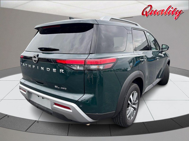 Used 2025 Nissan Pathfinder SL AWD/4WD image 3