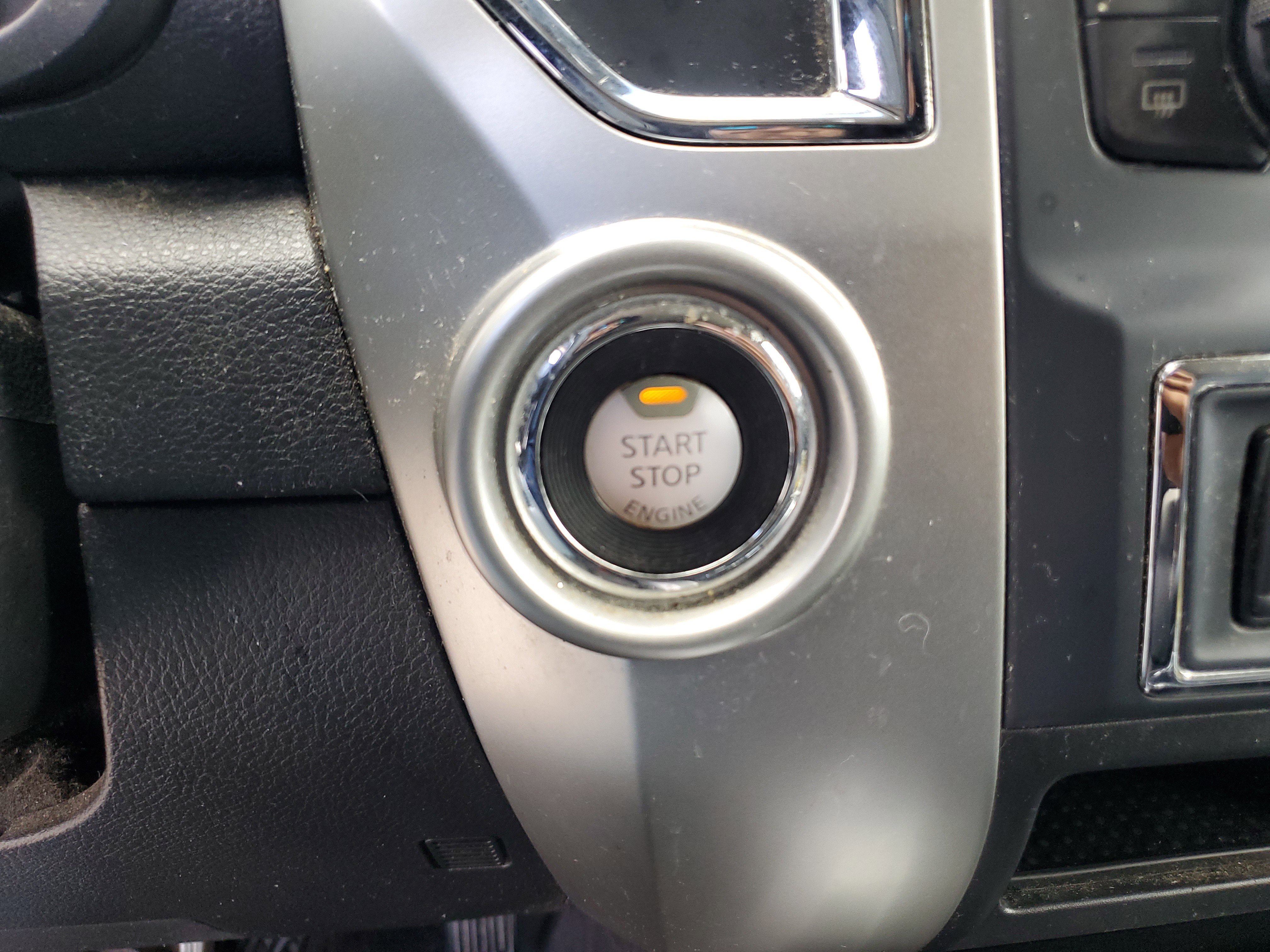 Used 2021 Nissan Titan SV w/ SV Convenience Package RWD image 26