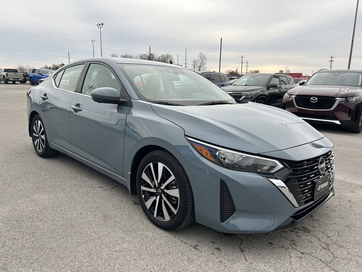 Used 2025 Nissan Sentra SV w/ SV Premium Package image 2