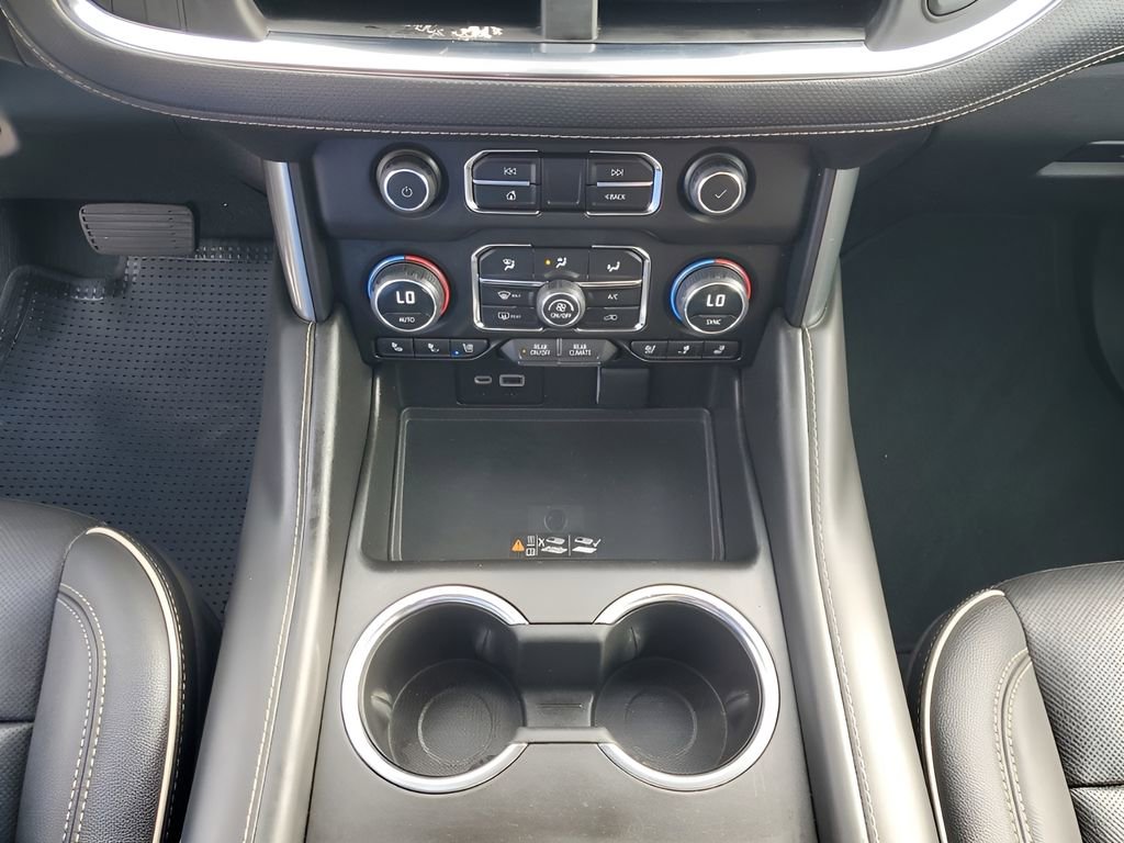 Used 2023 Chevrolet Suburban Premier image 39