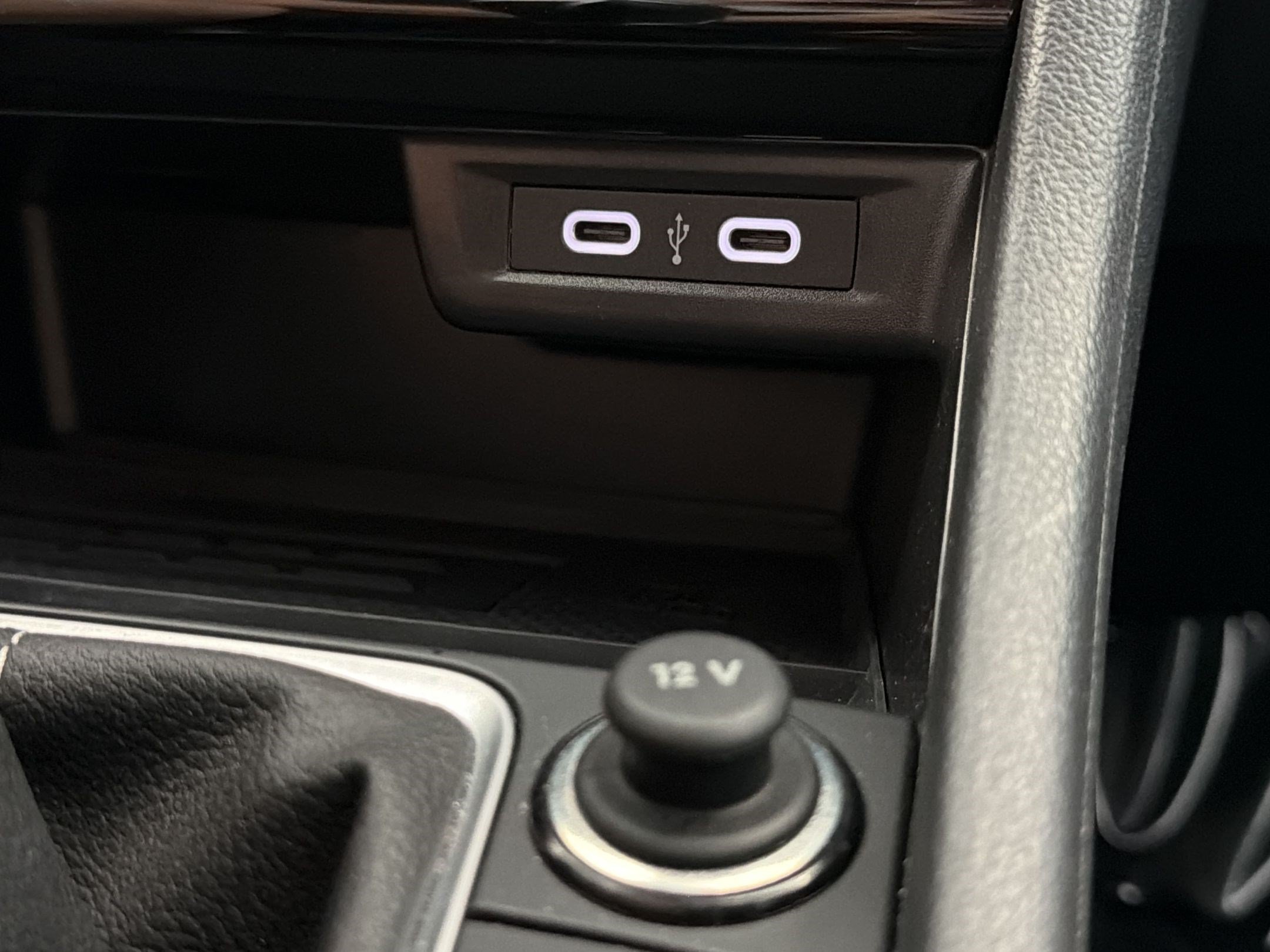 Used 2025 Volkswagen Jetta SE w/ Sunroof Package FWD image 31