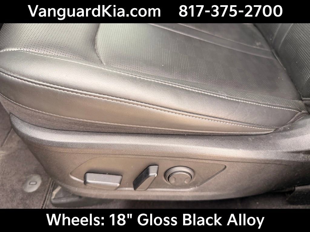 Certified 2025 Kia Sorento S w/ Panoramic Sunroof Package image 14